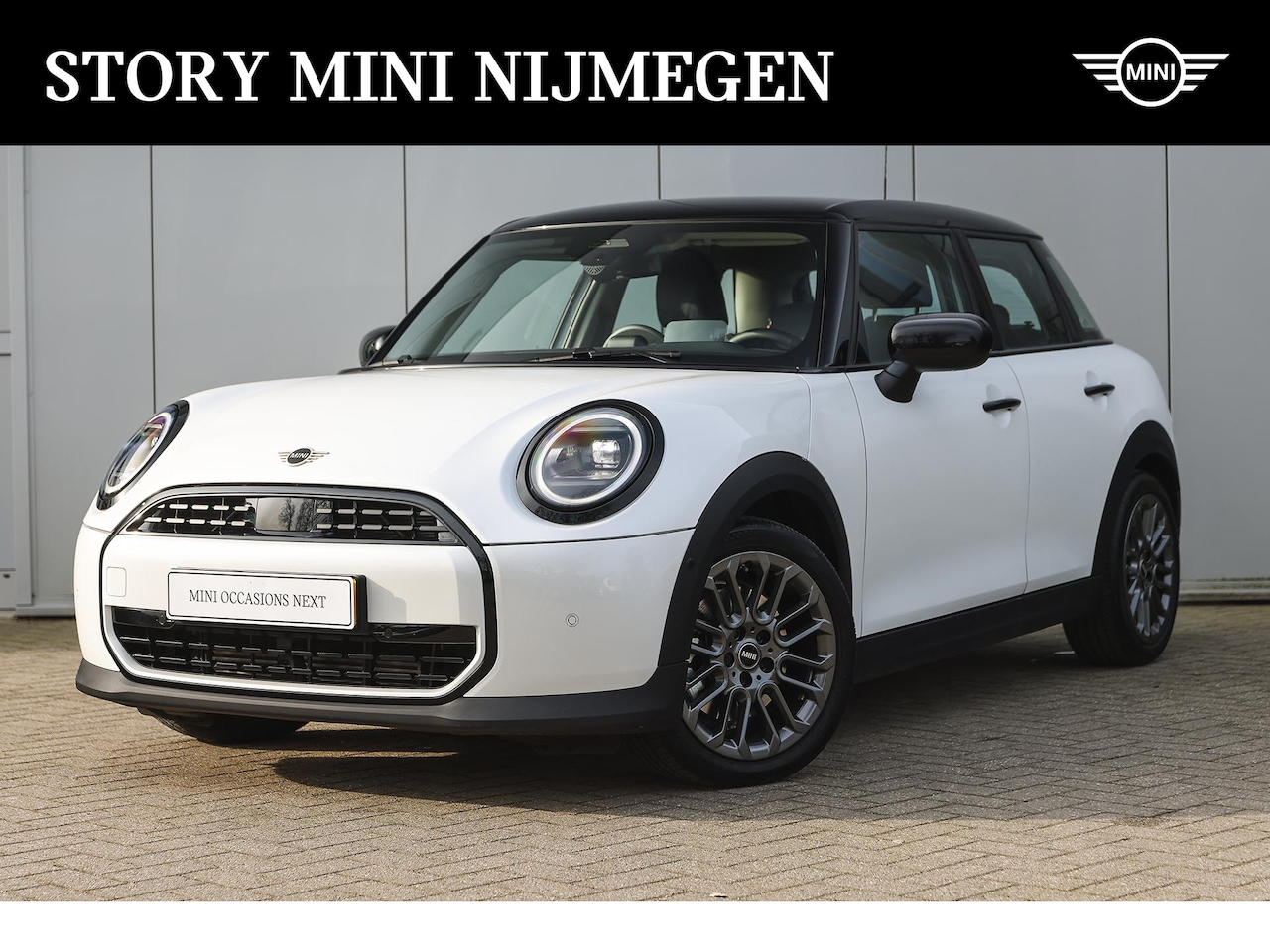 MINI Cooper - Hatchback C Automaat / Classic / Pakket S / 17 inch U-Spoke grey - AutoWereld.nl