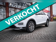 Volkswagen T-Roc - 1.5 TSI Sport | Cruise control | Parkeerhulp | Car-play| Panorama dak | Navigatie | Trekha