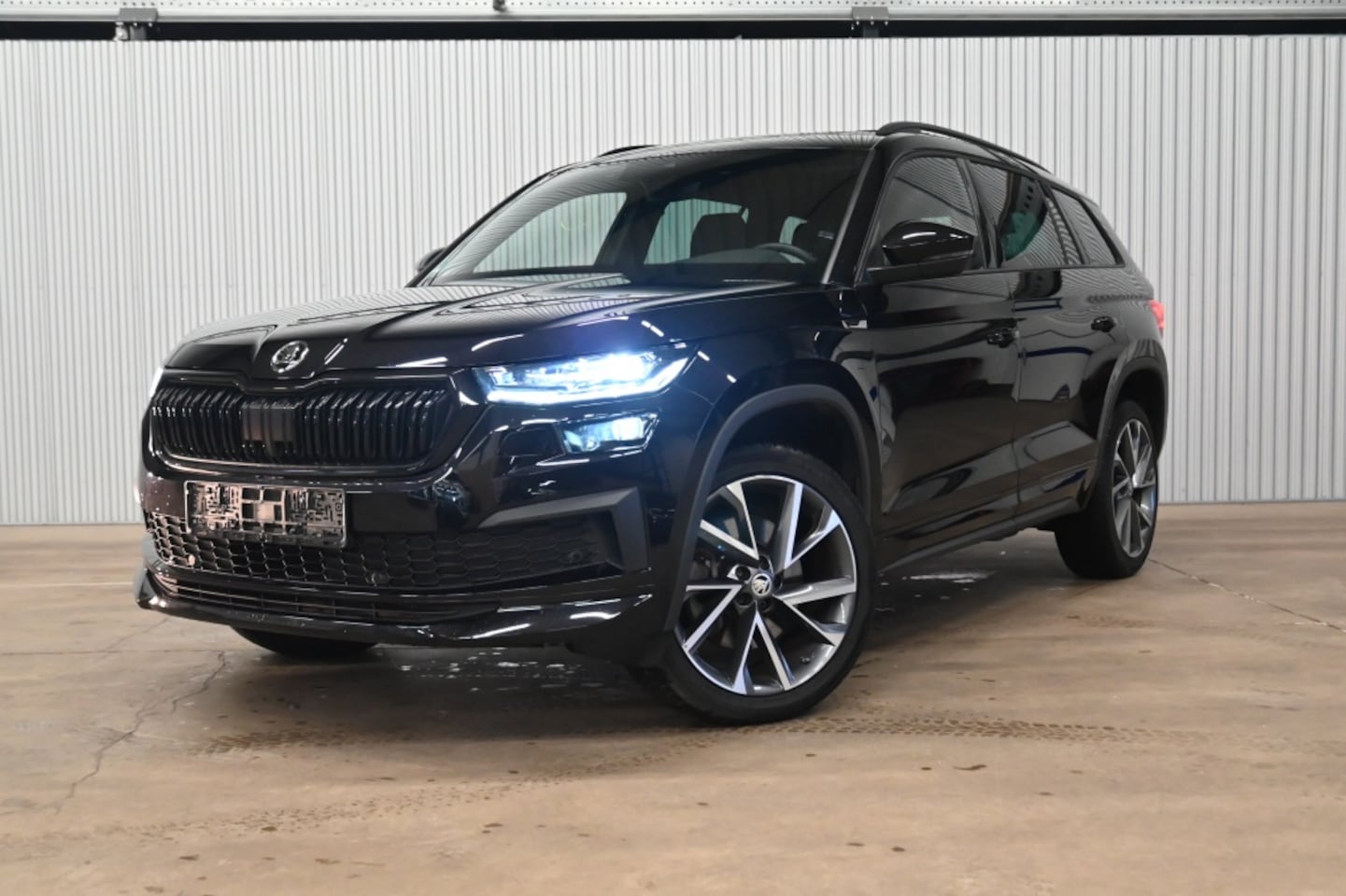 Skoda Kodiaq - 2.0 TSI DSG Sportline 4x4|LEER|PANO| 7 Zits|Stoelventilatie - AutoWereld.nl