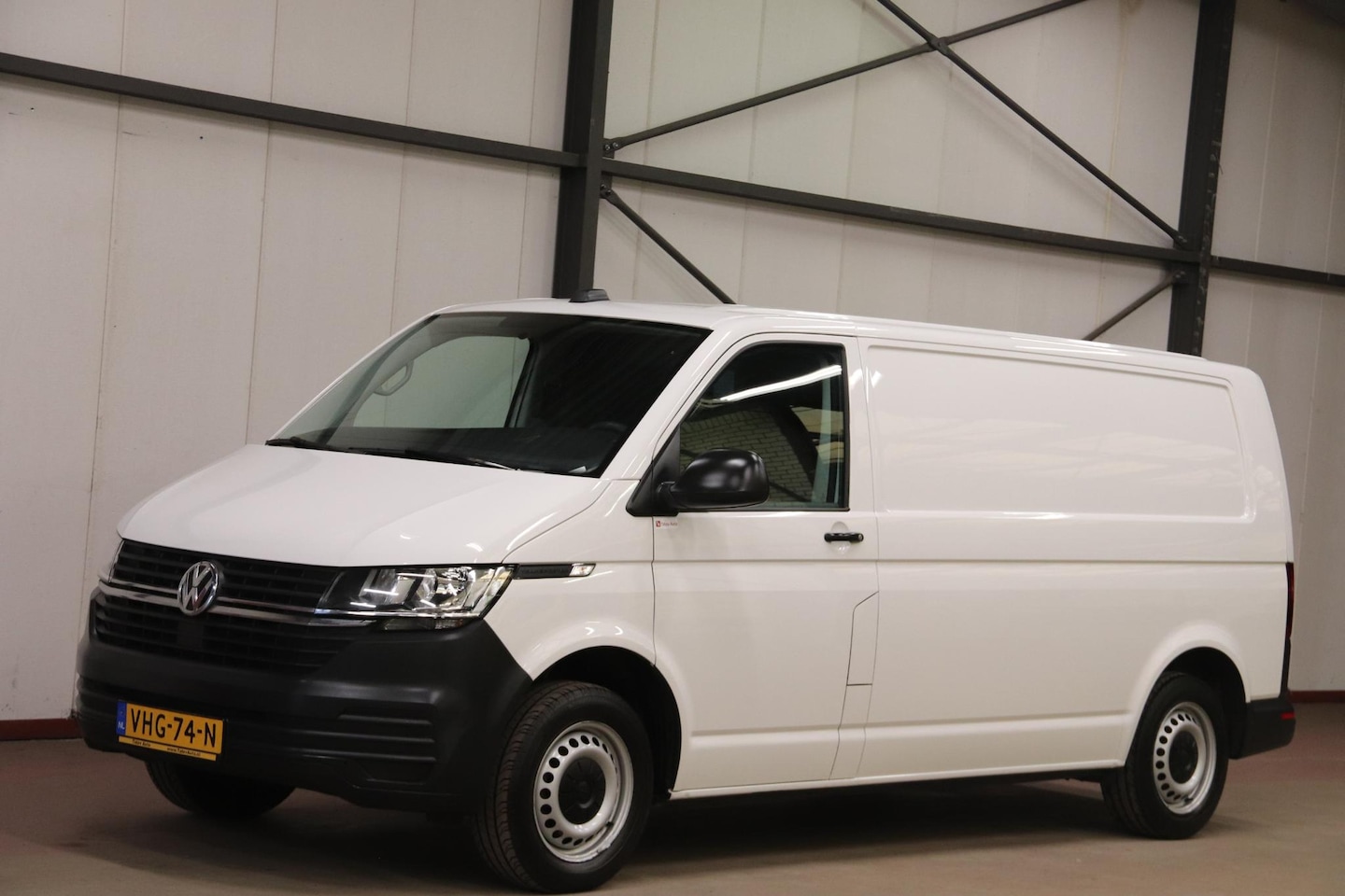 Volkswagen Transporter - 2.0 TDI L2H1 EURO 6 ACHTERUITRIJCAMERA - AutoWereld.nl