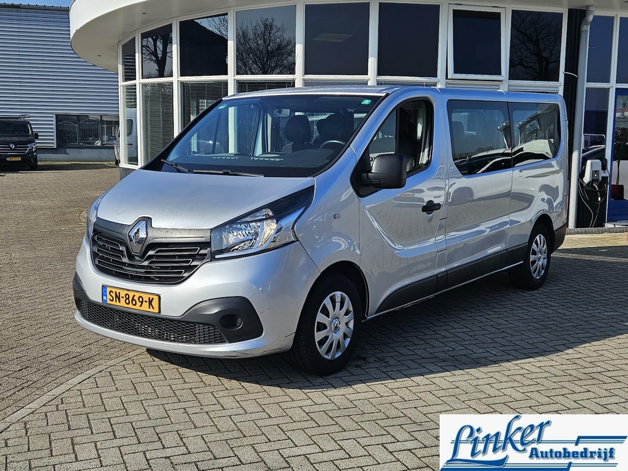 Renault Trafic Passenger - 1.6 dCi Grand Authentique Energy 9PERS INCL BTW AIRCO CRUISE - AutoWereld.nl