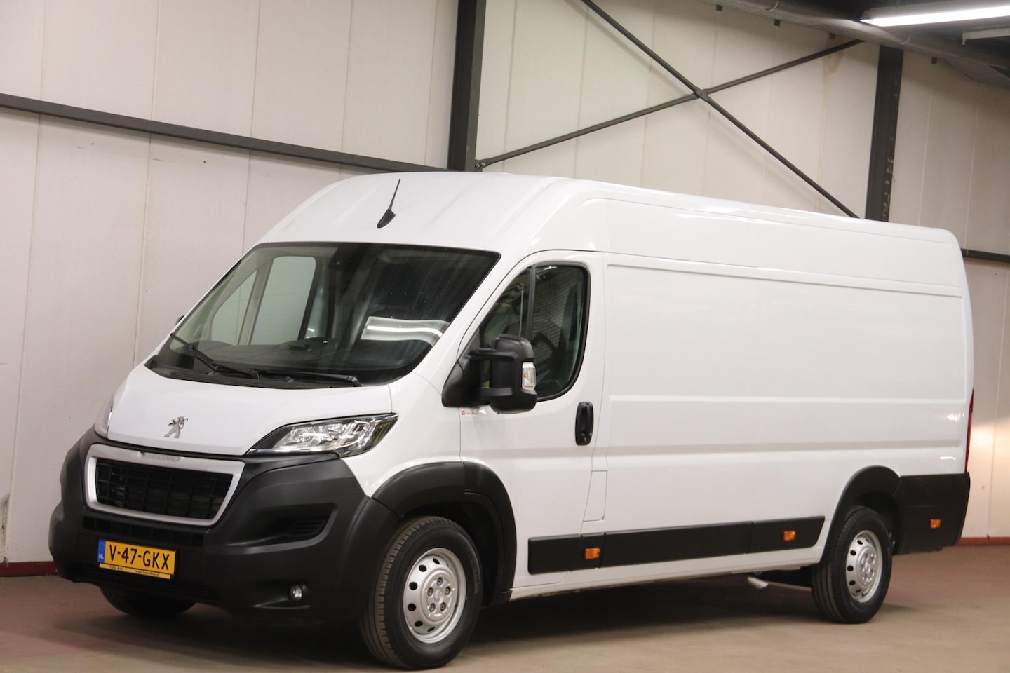 Peugeot Boxer - 435 2.2 BlueHDi 140 L4H2 NAVIGATIESYSTEEM - AutoWereld.nl