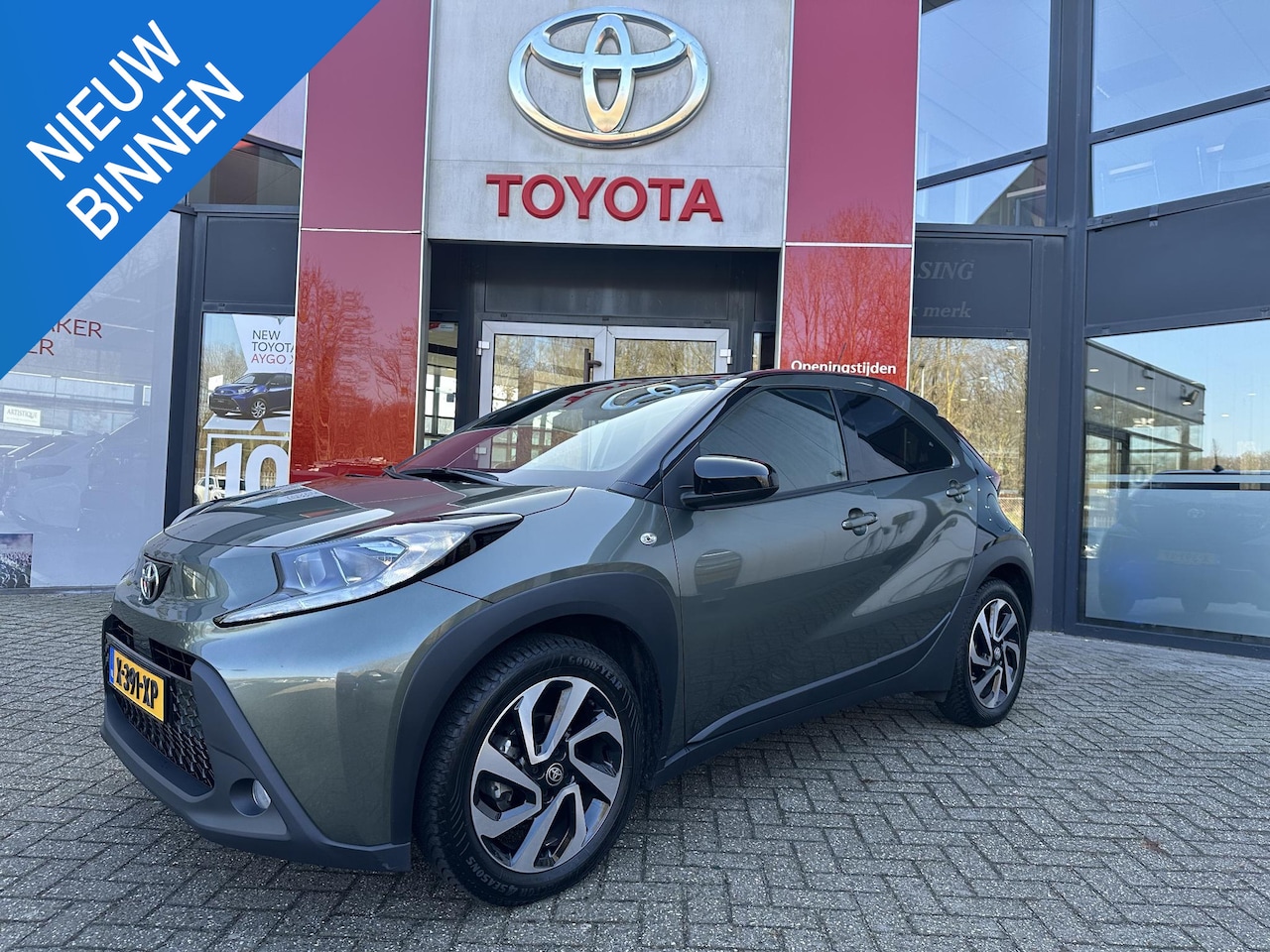 Toyota Aygo X - 1.0 VVT-i MT Pulse 4 SEIZOENEN BANDEN STOEL VERW. CRUISE CONTR. APPLE CAR PLAY/ ANDROID AU - AutoWereld.nl