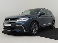 Volkswagen Tiguan - R-Line 245pk | Adaptief cruise control | Navigatie | Dodehoekdetectie | Led koplampen | Ca