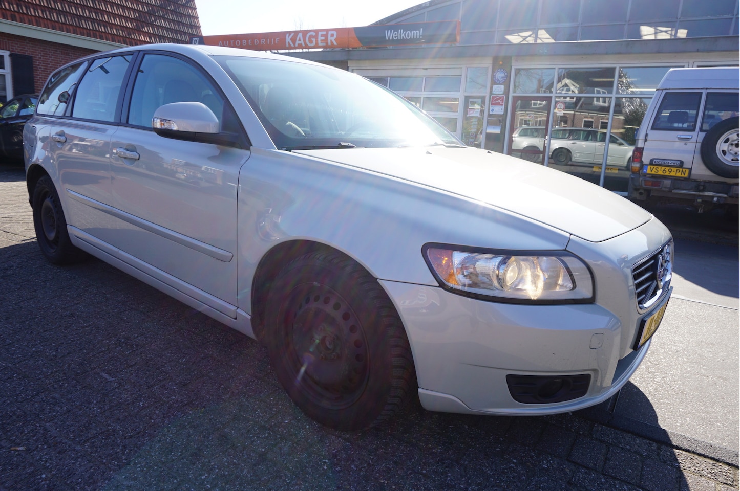 Volvo V50 - 2.0 D3 Edition 5 Cyl. Airco - zomer+winterbanden Trekhaak - AutoWereld.nl