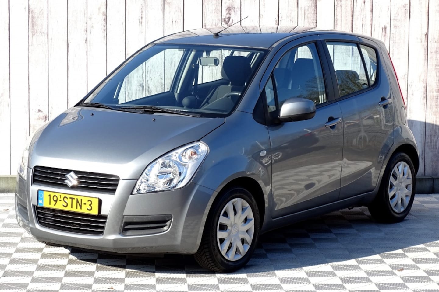 Suzuki Splash - 1.0 VVT Comfort 1.0 VVT Comfort - AutoWereld.nl