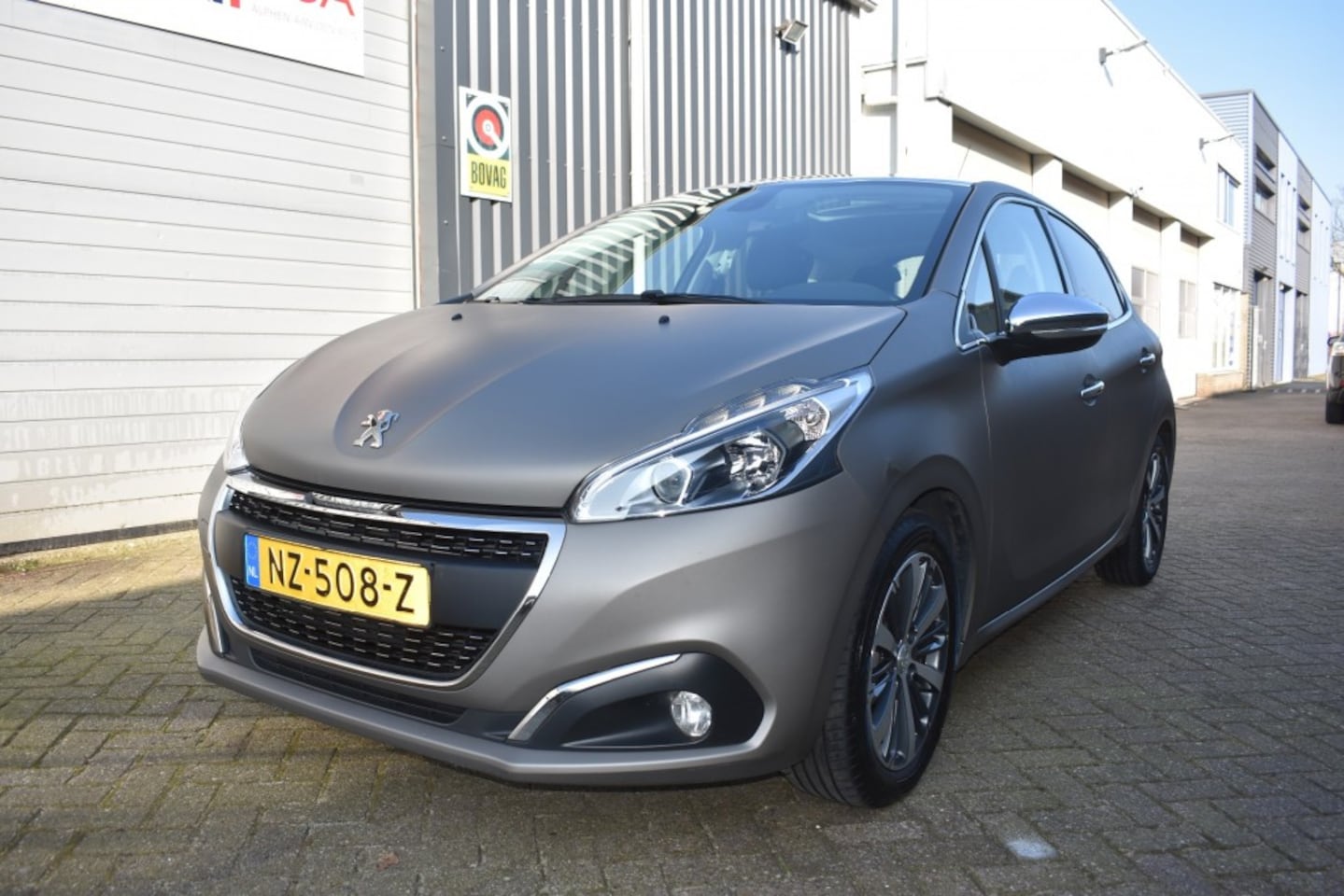 Peugeot 208 - 1.2 Pure Tech Allure 82 Pk. - AutoWereld.nl