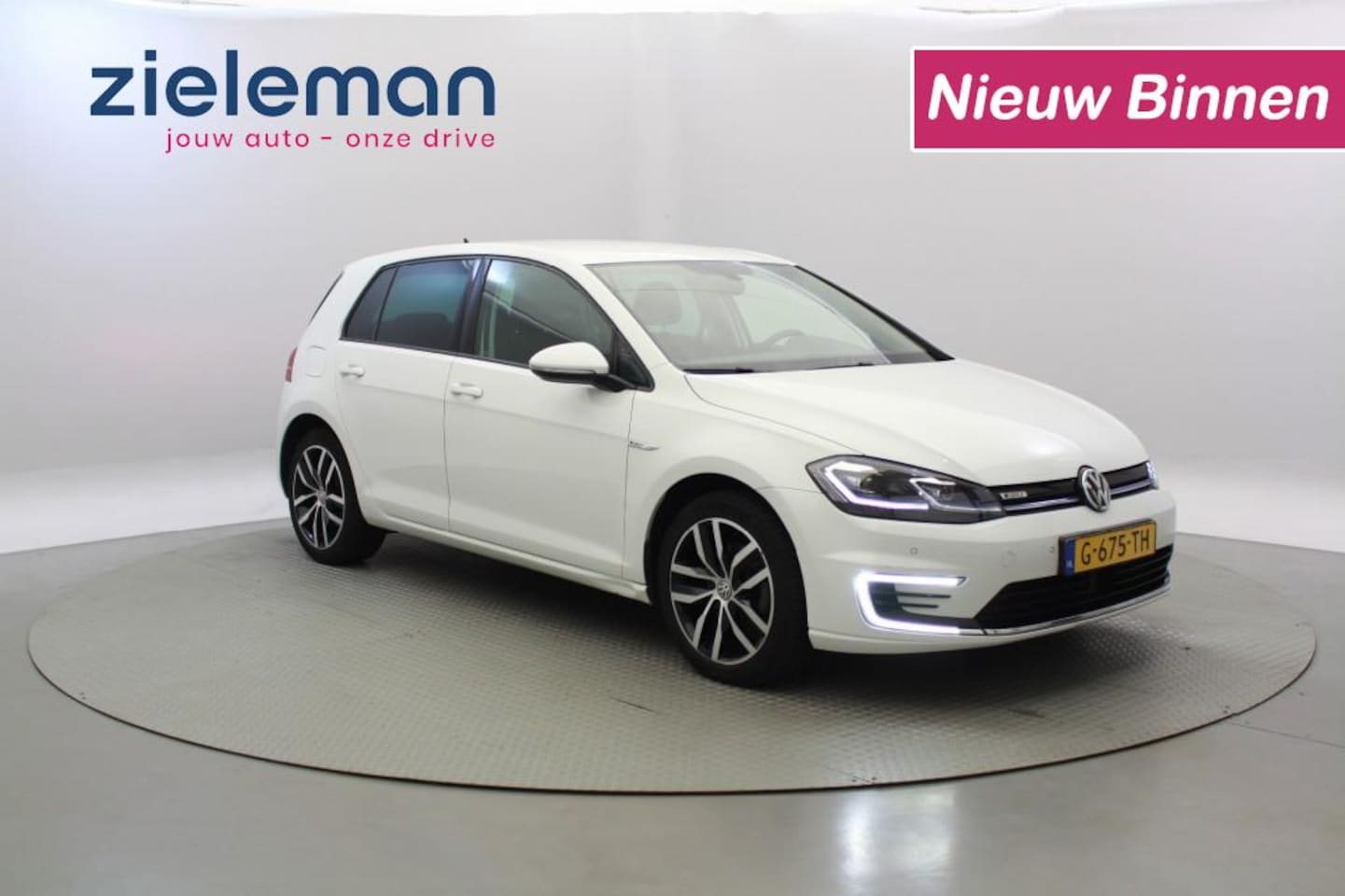 Volkswagen Golf - e-Golf E-DITION - Digital cockpit, Camera, Navi, SOH 94% - AutoWereld.nl