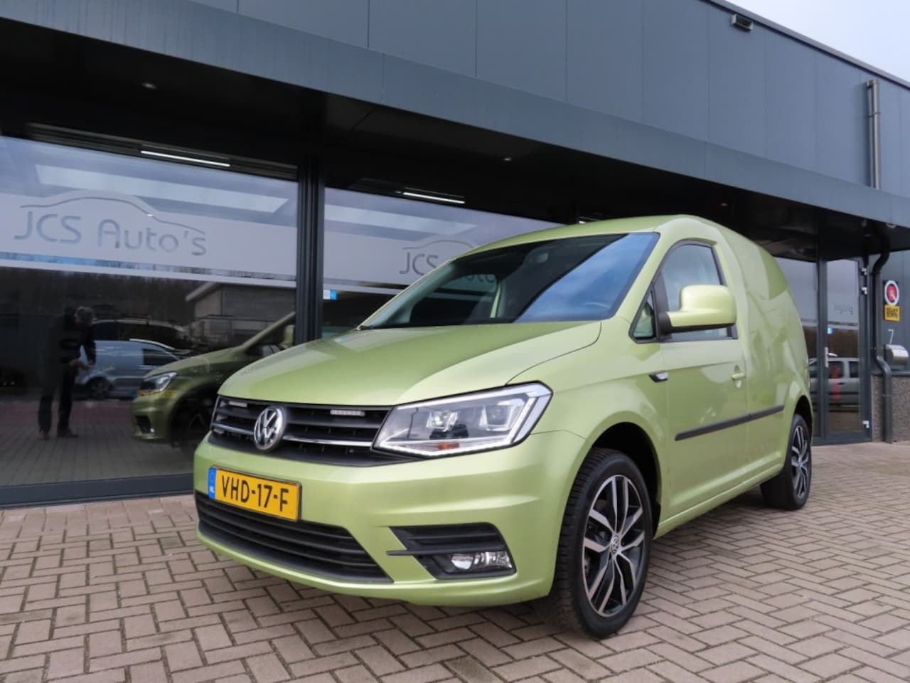 Volkswagen Caddy - 2.0 TDI L1H1 C-ED DSG Airco Led Navi 2020 - AutoWereld.nl