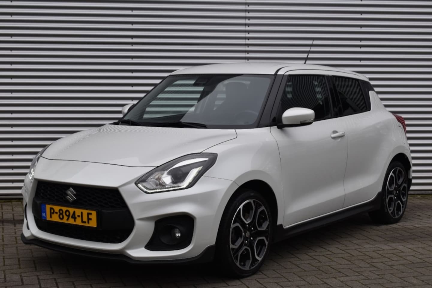 Suzuki Swift - 1.4 SPORT SMART HYBRID / FULL OPTIONS - AutoWereld.nl