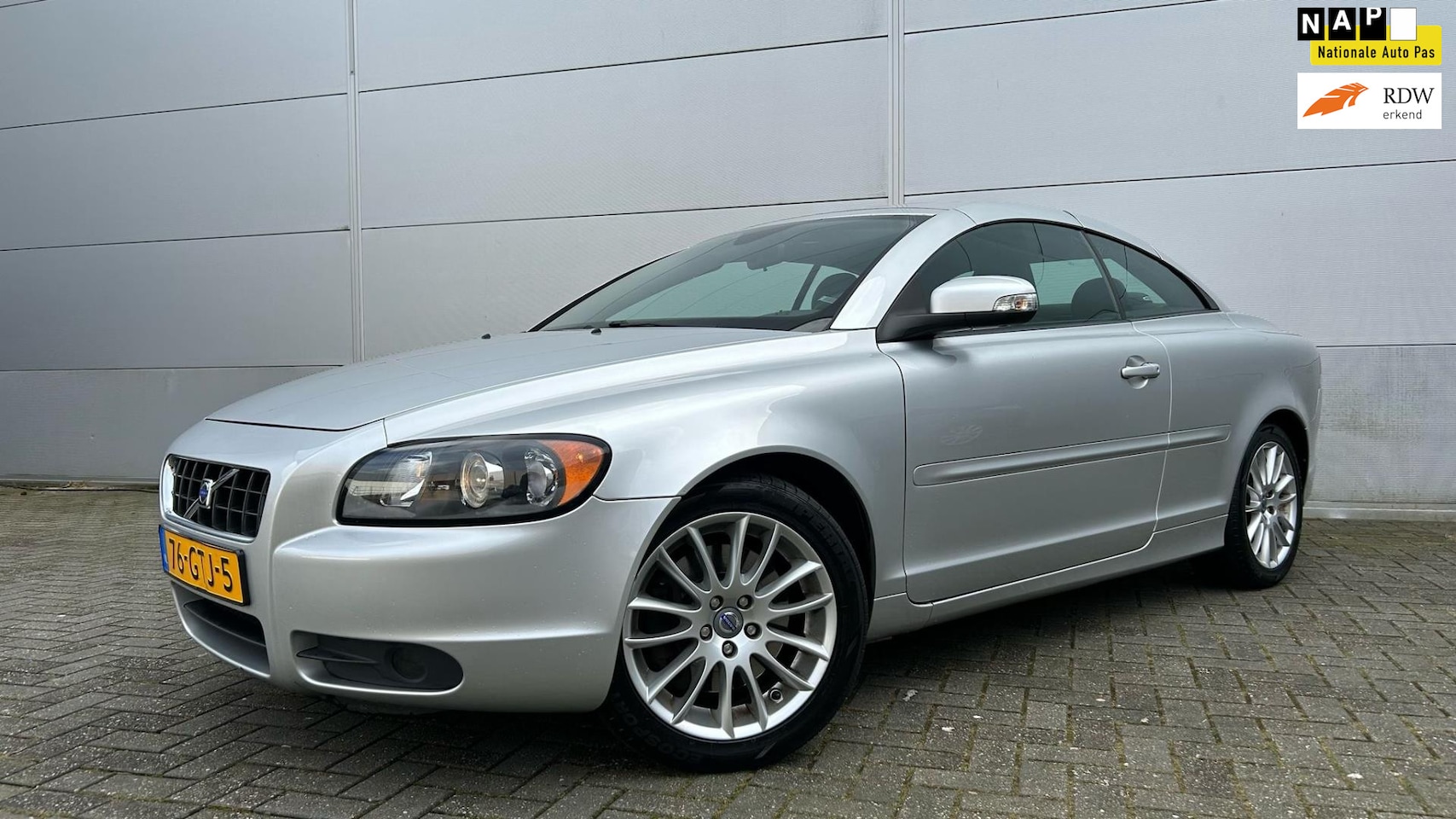 Volvo C70 Convertible - 2.4i Momentum 2.4i Momentum, Leder, Orig Ned! - AutoWereld.nl