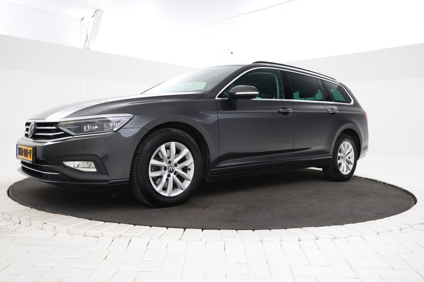 Volkswagen Passat Variant - 2.0 TDI Comfort Business Automaat, Navigatie, Apple carplayk Climate, - AutoWereld.nl