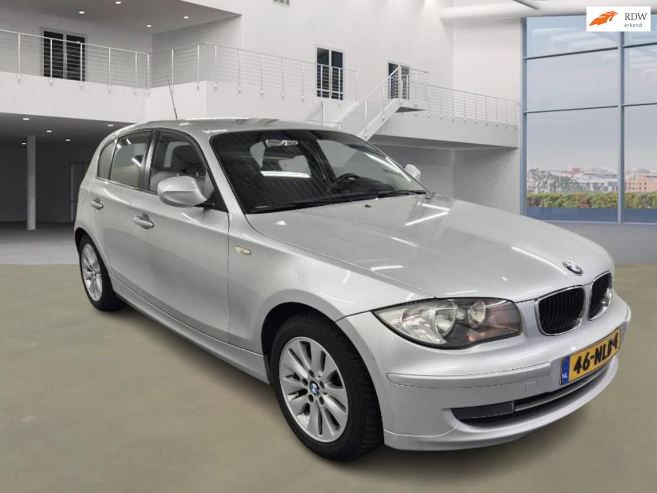 BMW 1-serie - 116i Business Line AIRCO CRUISE ELEC.PAKET - AutoWereld.nl