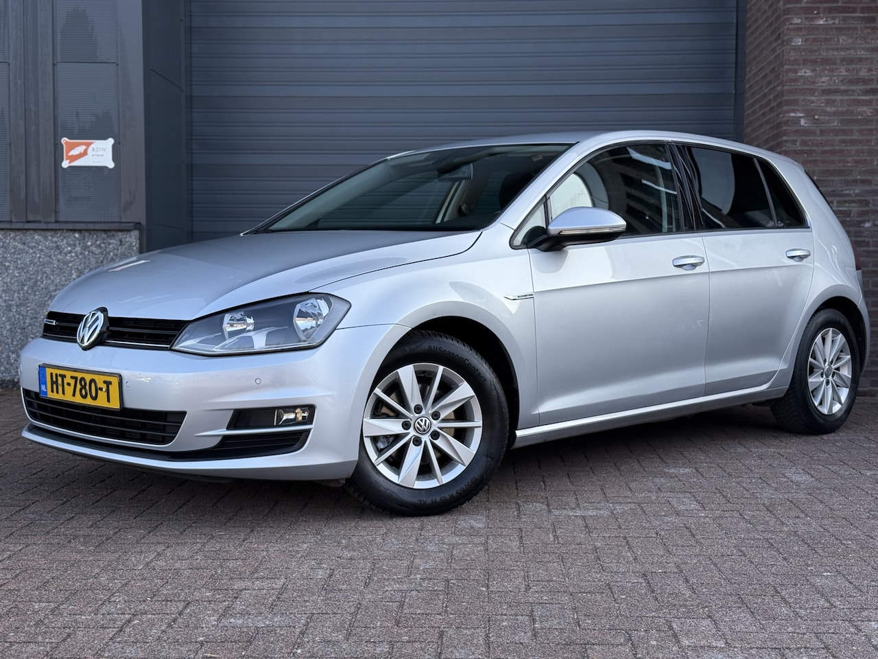 Volkswagen Golf - 1.0 TSI Trendline 5DRS | CLIMATE | CRUISE | PDC | ELEK. RAMEN | APK 2026! - AutoWereld.nl