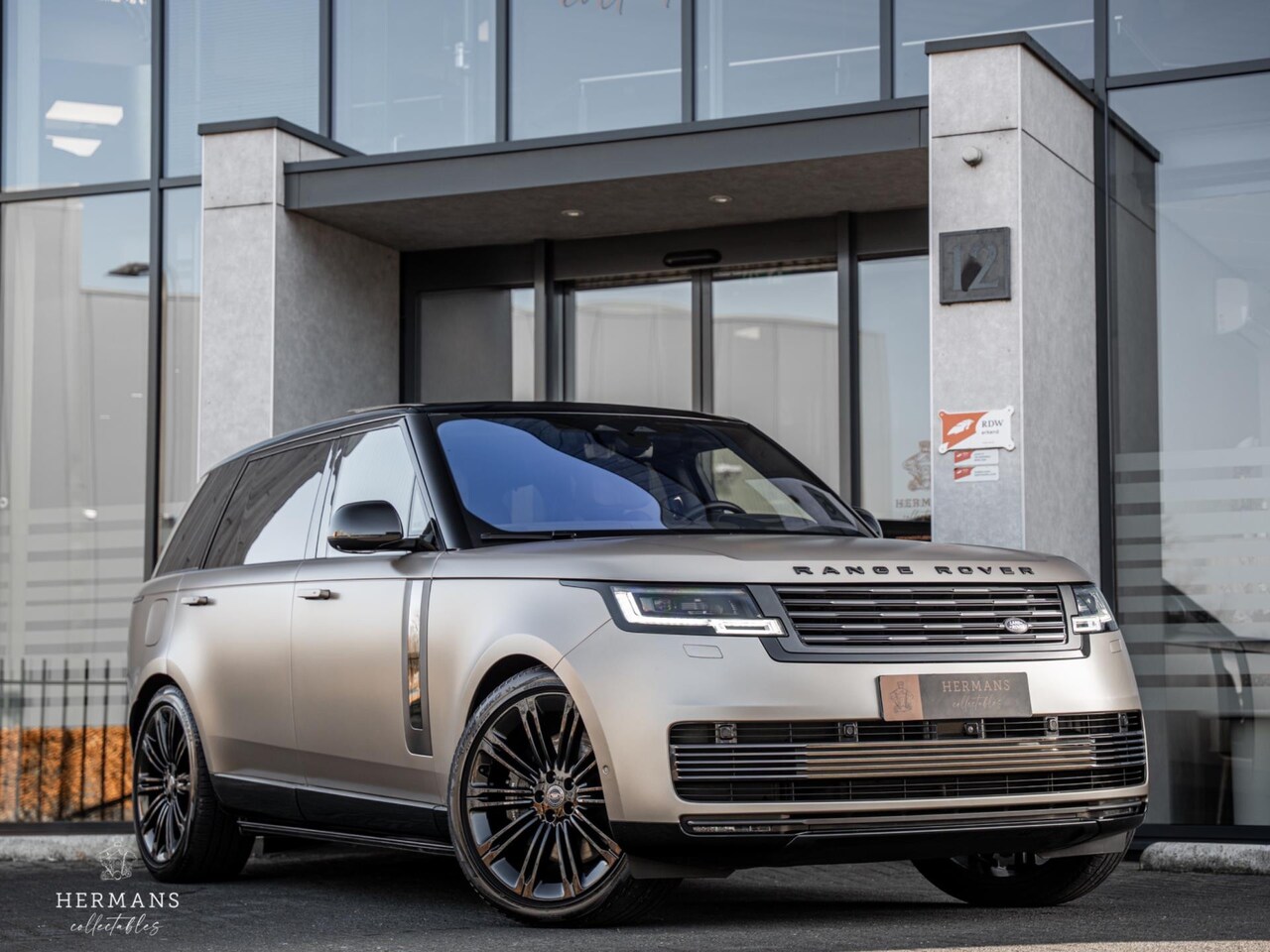 Land Rover Range Rover - 4.4 P530 LWB SV / Meridian Signature / SVO Bespoke / 1st Owner - AutoWereld.nl