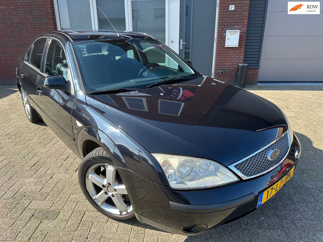 Ford Mondeo - 2.5 V6 Ghia / Pano / Navi / AUT / PDC - AutoWereld.nl