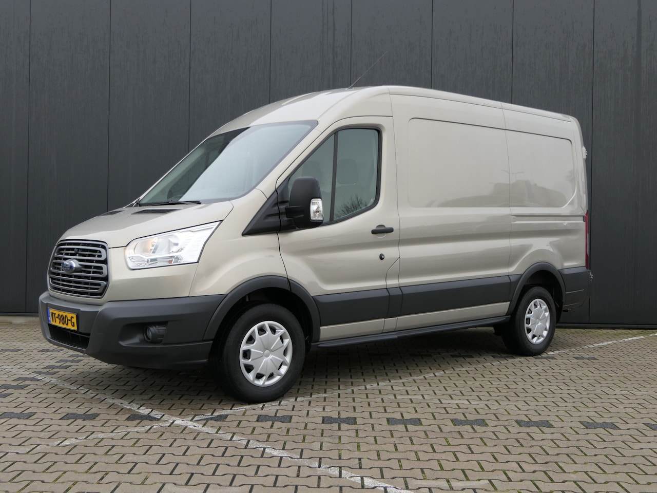 Ford Transit - 350 2.2 TDCI 155pk RWD L2H2 Trend | 2800kg trekgewicht | Navigatie | Trekhaak | Camera | 2 - AutoWereld.nl