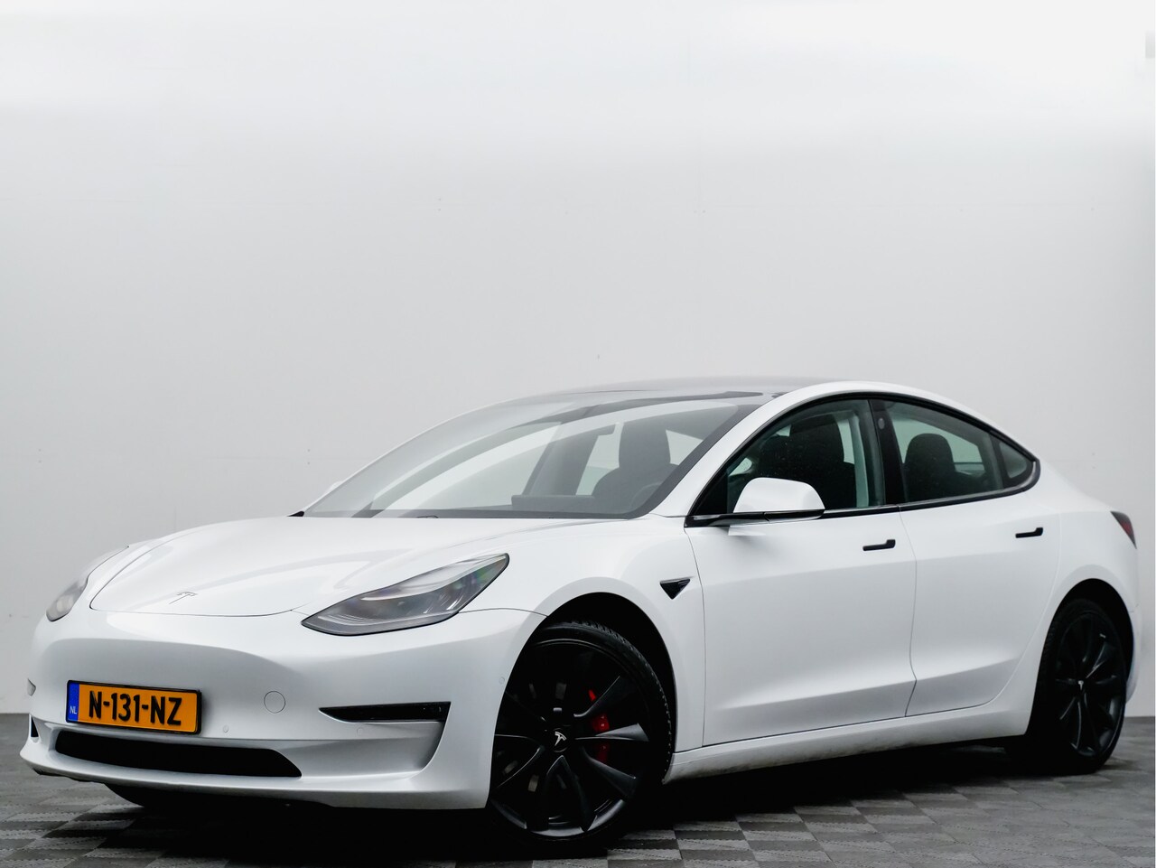 Tesla Model 3 - Performance (black detail,full autopilot) - AutoWereld.nl