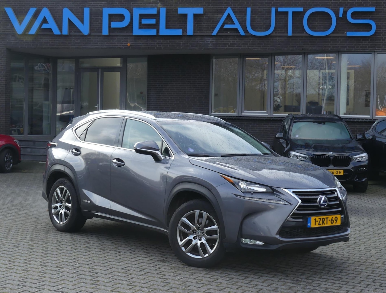 Lexus NX - 300h 155PK AWD Business Line Pro / Leder / Navi - AutoWereld.nl