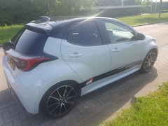 Toyota Yaris - 1.5 Hybrid GR Sport Te koop: Unieke zeer nette en goed onderhouden Toyota Yaris GR Sport 1.5 Two tone Hybrid v