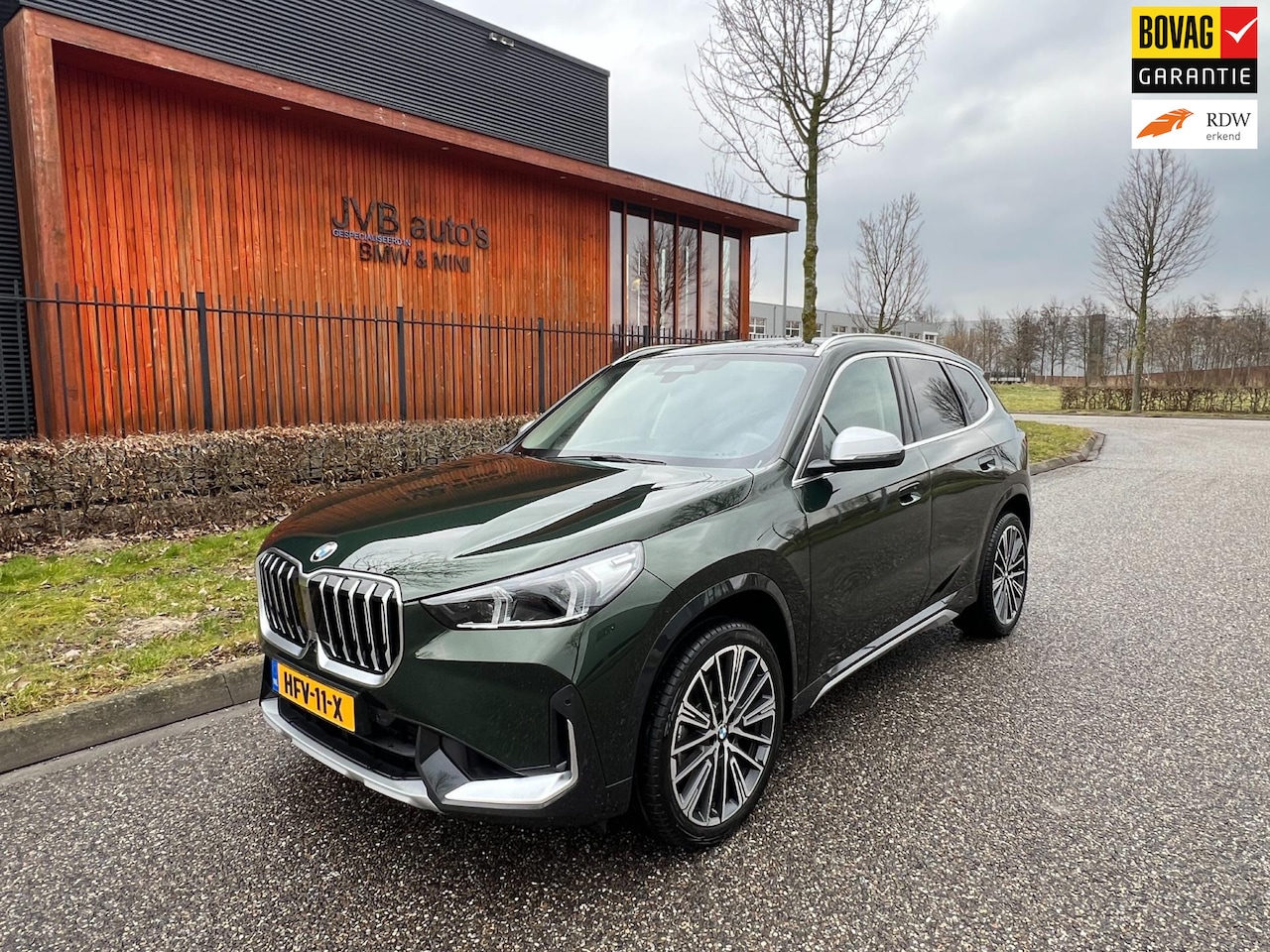 BMW X1 - XDrive23i X-line, HUD, H&K, trekhaak, camera - AutoWereld.nl