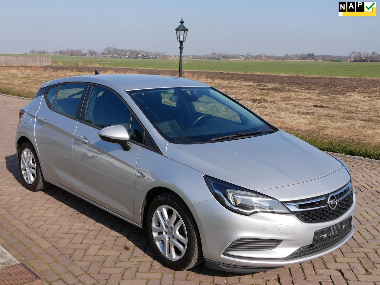 Opel Astra - 1.6 CDTI Business+ AC NAVI ** MARGE CAR ** - AutoWereld.nl