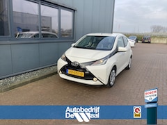 Toyota Aygo - 1.0 VVT-i X-Play 5-drs. NAVI/CAMERA/AIRCO/MEDIA/LIMITER