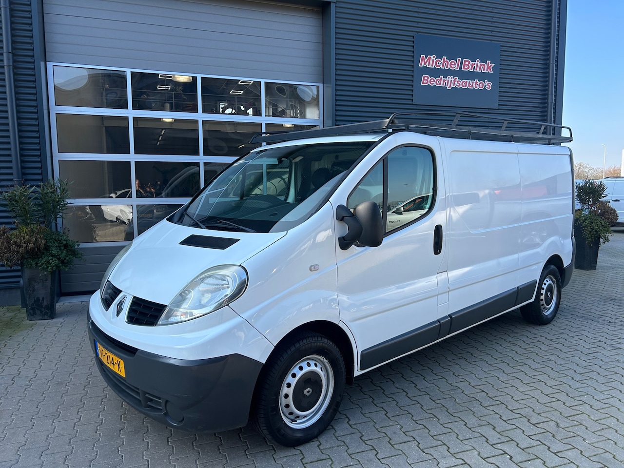 Renault Trafic - 2.0 dCi T29 L2H1 3 Zitplaatsen Marge Auto - AutoWereld.nl