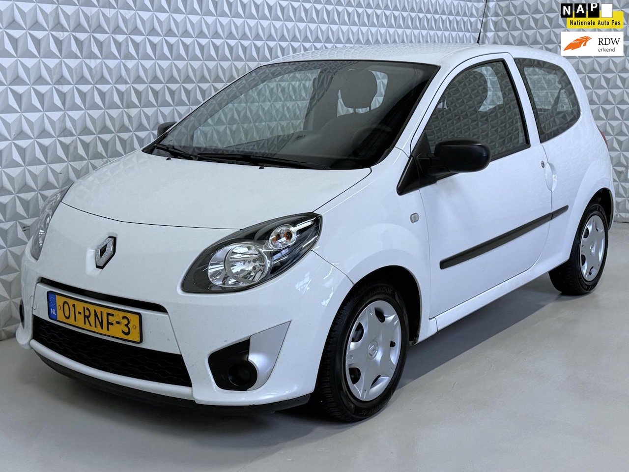 Renault Twingo - 1.2-16V Authentique / Versnellingsbak niet goed! (2011) - AutoWereld.nl