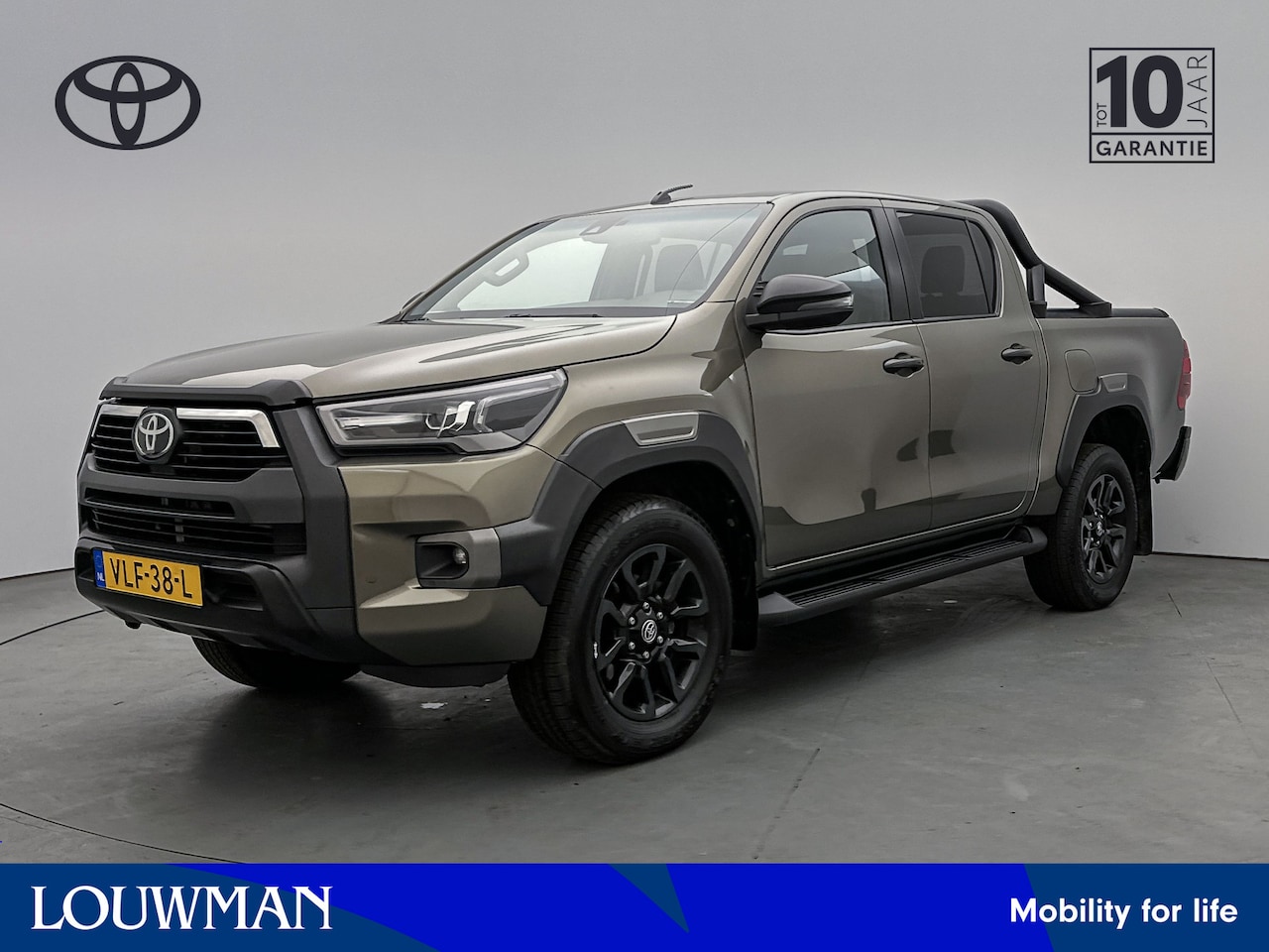 Toyota HiLux - 2.8 D-4D Double Cab Invincible | JBL | 5 persoons | Nederlandse auto | Trekhaak | Navigati - AutoWereld.nl