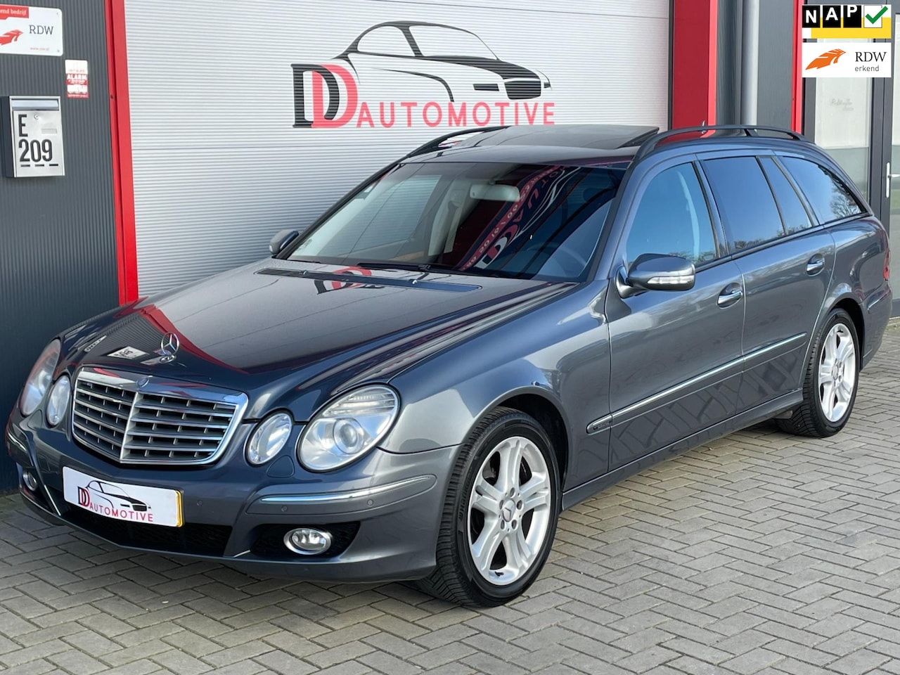 Mercedes-Benz E-klasse Combi - 320 CDI 4-Matic KEYLESS/DAK/MEMORY/7ZITS/XENON/NAVI - AutoWereld.nl