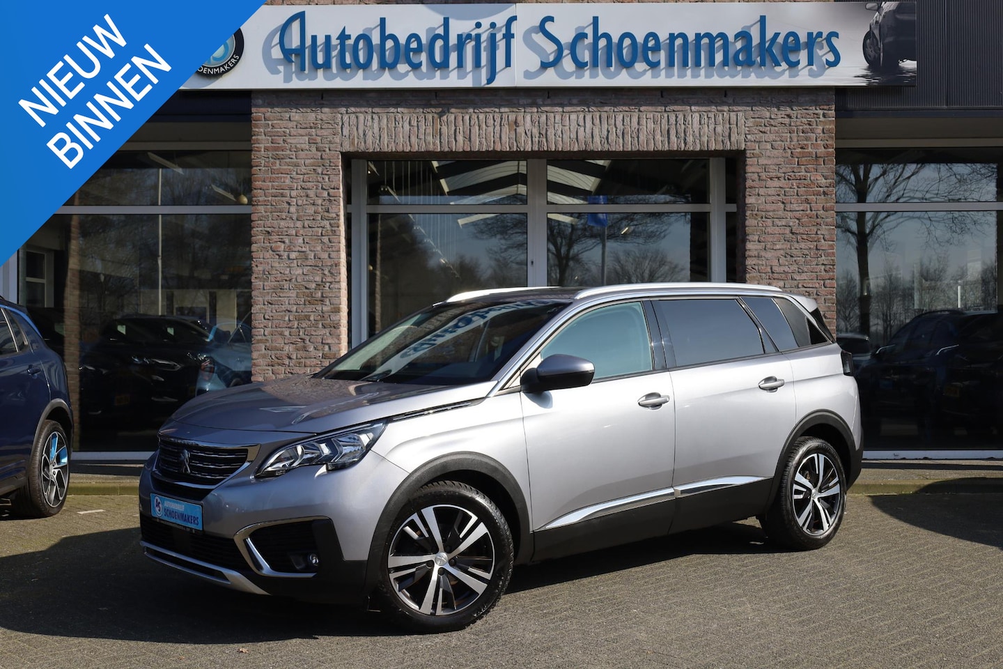 Peugeot 5008 - 1.2 PureTech Allure 7-PERSOONS! CAMERA i-COCKPIT OPEN-DAK CARPLAY DAB NAVI ELEK-ACHTERKLEP - AutoWereld.nl