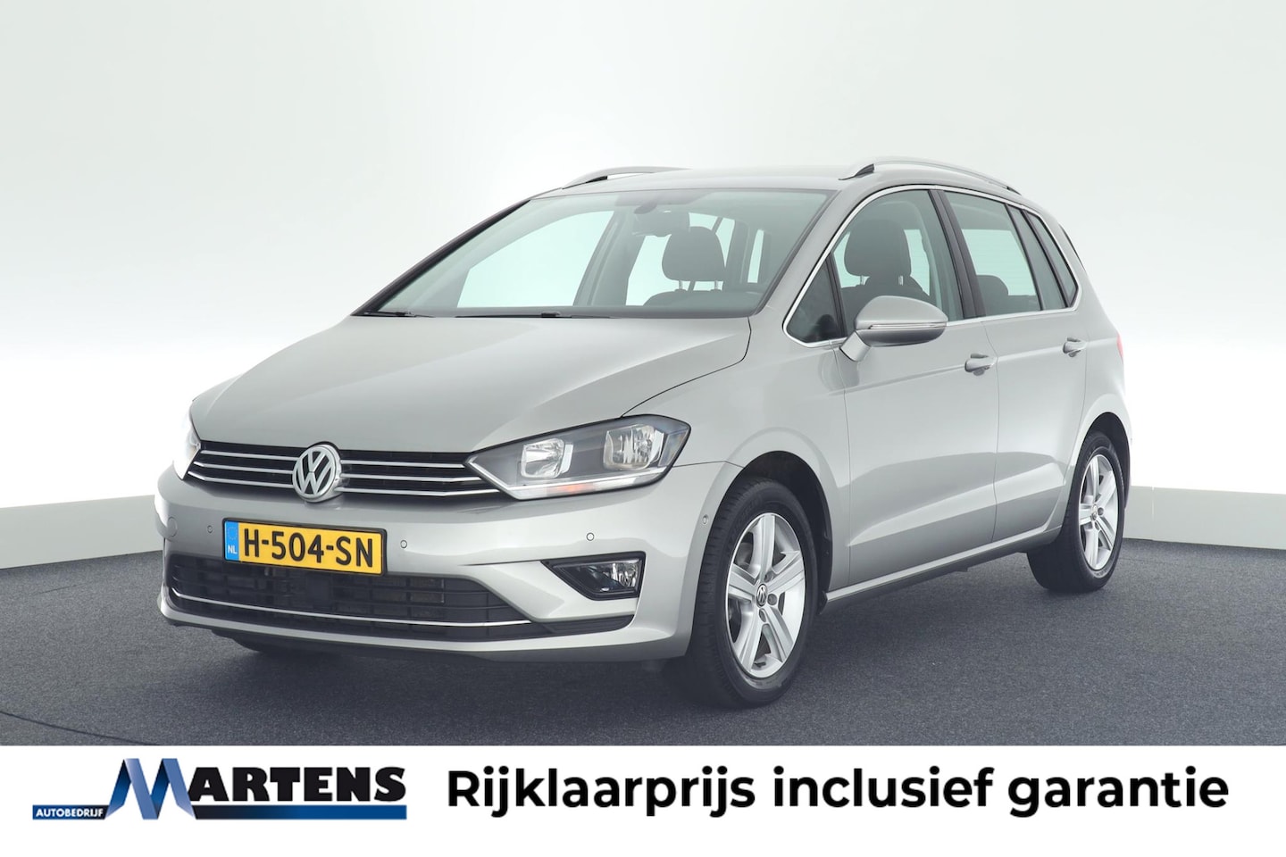 Volkswagen Golf Sportsvan - 1.2 TSI 110pk H6 Business Edition Trekhaak Navigatie Parkeerassistent - AutoWereld.nl