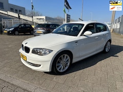 BMW 1-serie - 118i Business Line