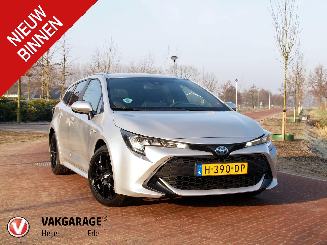 Toyota Corolla Touring Sports - 1.8 Hybrid Active | Camera | Apple Carplay | Cruise Control | Trekhaak | Navi | - AutoWereld.nl