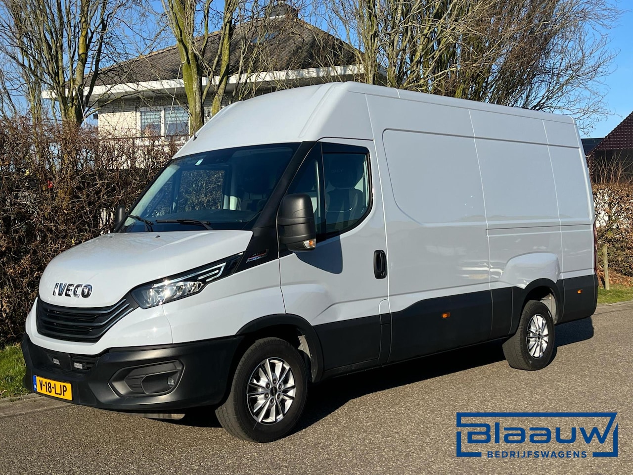 Iveco Daily - 35S21|L2H2| 3.0 210 pk Automaat| Inrichting| 3500 KG Trekhaak - AutoWereld.nl