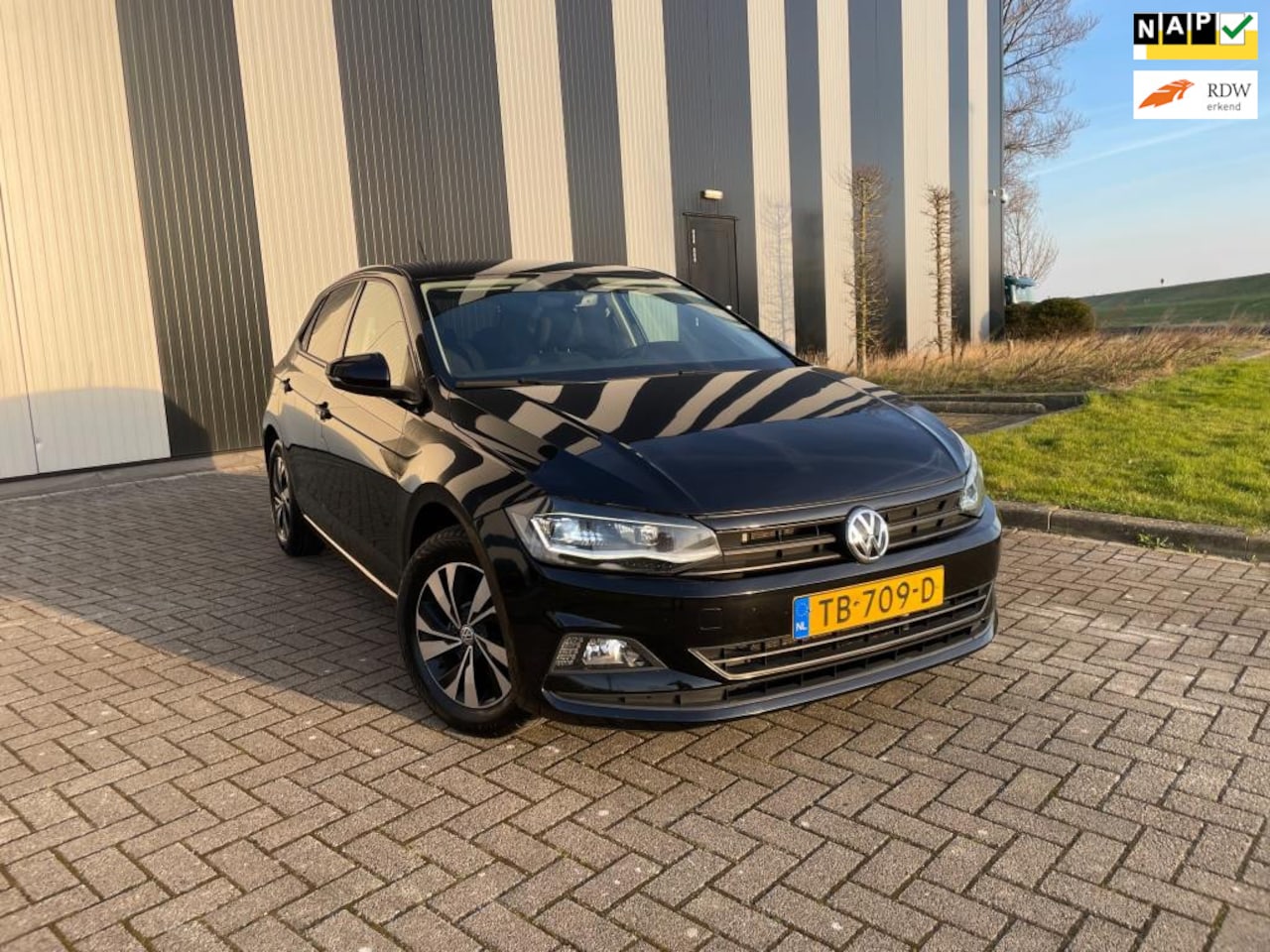 Volkswagen Polo - 1.6 TDI Business Xenon-Led-Digital-ACC-Carplay-Navi - AutoWereld.nl