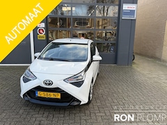 Toyota Aygo - 1.0 VVT-i x-play Automaat / Airco/ Apple Carplay/Android Auto/ Camera/ LED