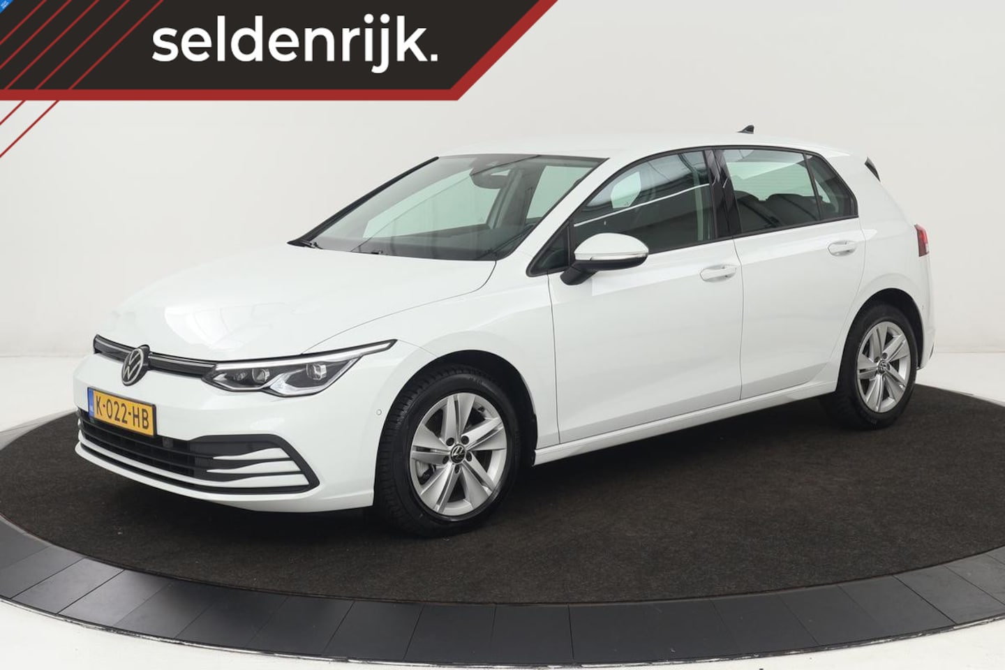 Volkswagen Golf - 1.0 eTSI Life | Camera | Adaptive cruise | Memory | Full LED | Carplay | Side Assist | Par - AutoWereld.nl