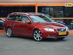 Volvo V70 - 2.5FT Summum | Trekhaak | Bluetooth | BLIS | stoelverwarming | Parkeersensoren rondom |