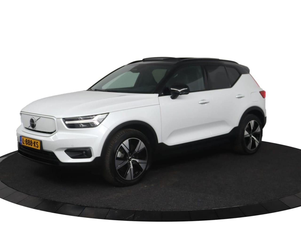 Volvo XC40 - P8 AWD Recharge Pro | Semi elektrische trekhaak | Stoel & stuurwielverwarming | Panoramisc - AutoWereld.nl