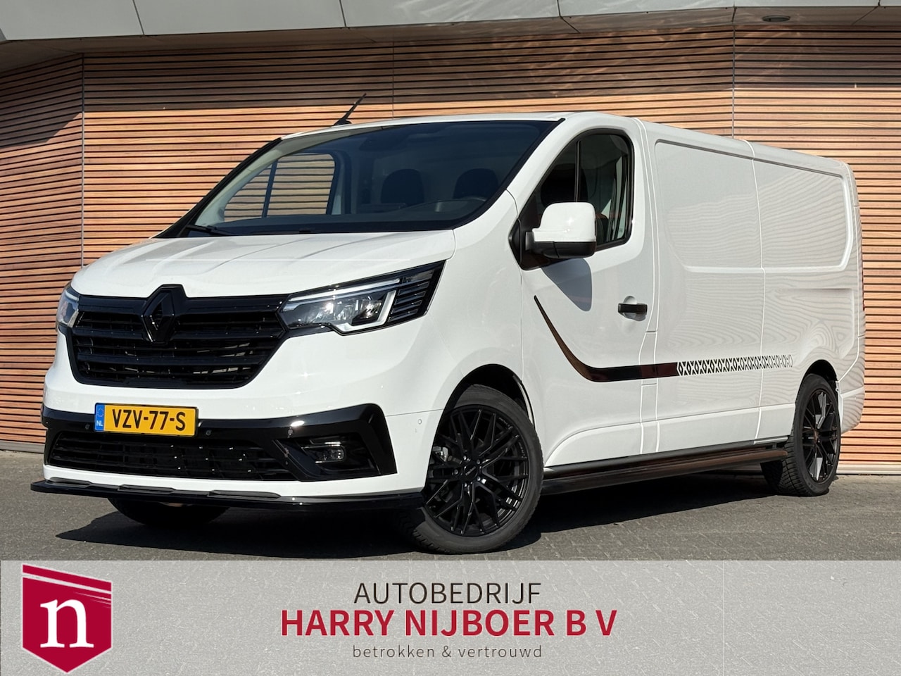 Renault Trafic - 2.0 Blue dCi 130 T30 L2H1 Luxe Black Edition Spoiler / Lm Velgen / Navi / Camera / Betimme - AutoWereld.nl