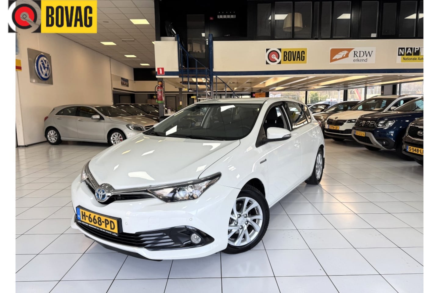 Toyota Auris - 1.8 Hybrid Dynamic Bovag Garantie - AutoWereld.nl