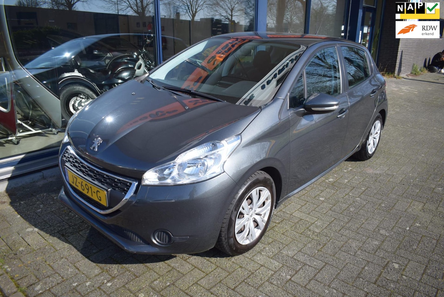 Peugeot 208 - 1.2 PureTech Blue Lease Premium 1.2 PureTech Blue Lease Premium - AutoWereld.nl