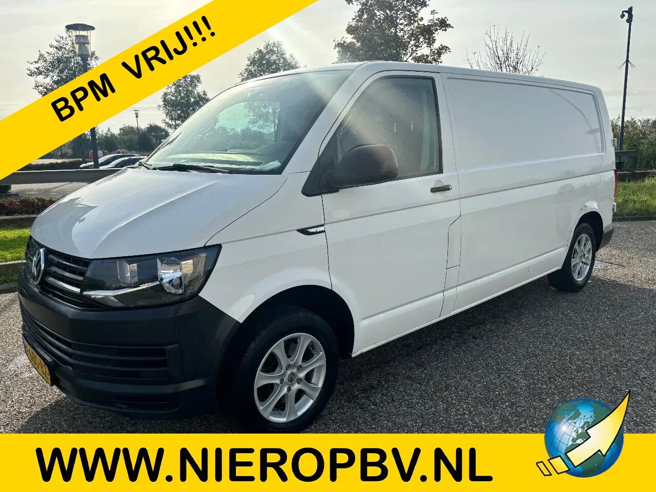 Volkswagen Transporter - 2.0TDI L2H1 Airco Navi Cruisecontrol Trekhaak EURO 6 - AutoWereld.nl