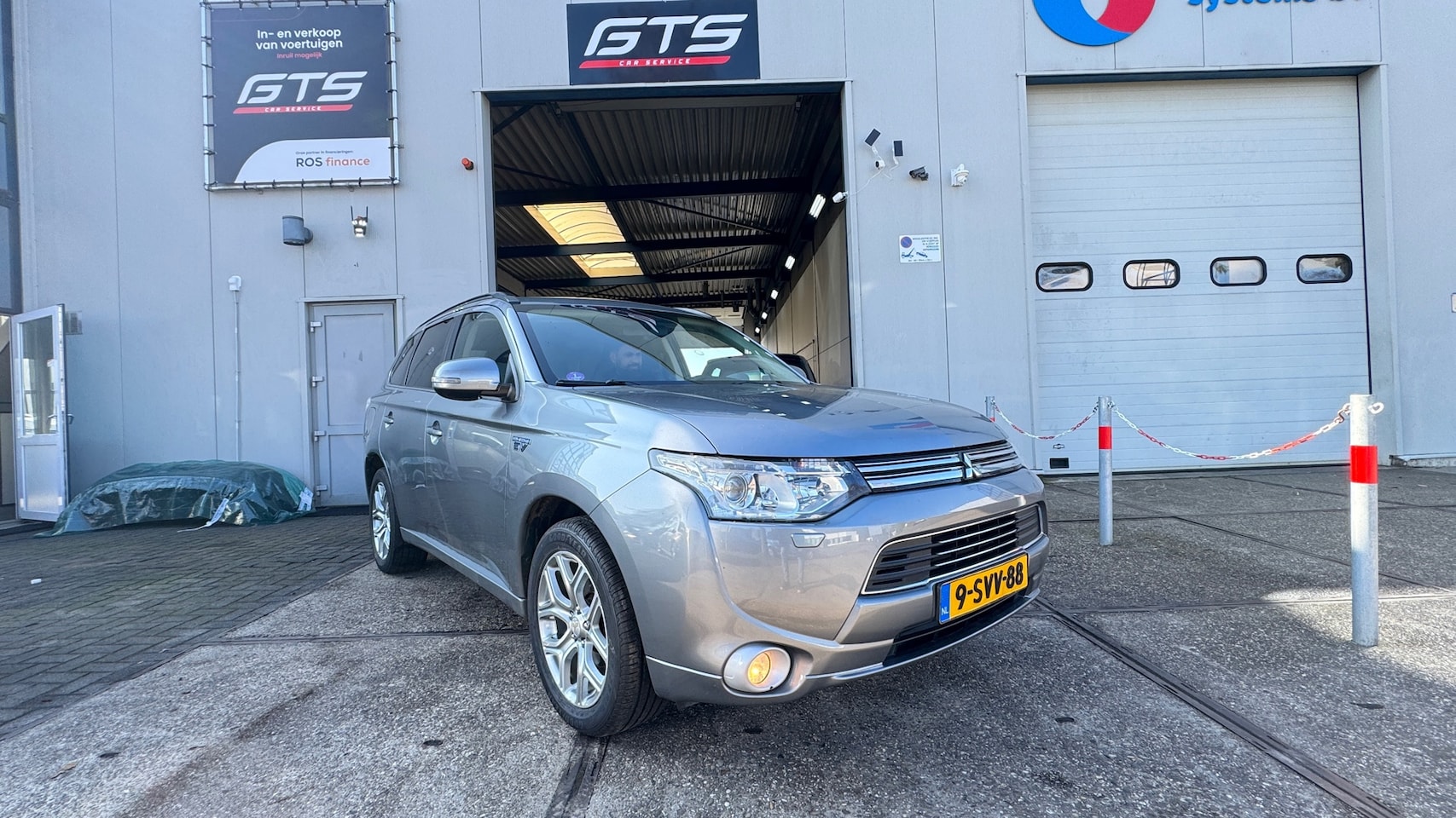 Mitsubishi Outlander - 2.0 PHEV instyle 2.0 PHEV Instyle - AutoWereld.nl