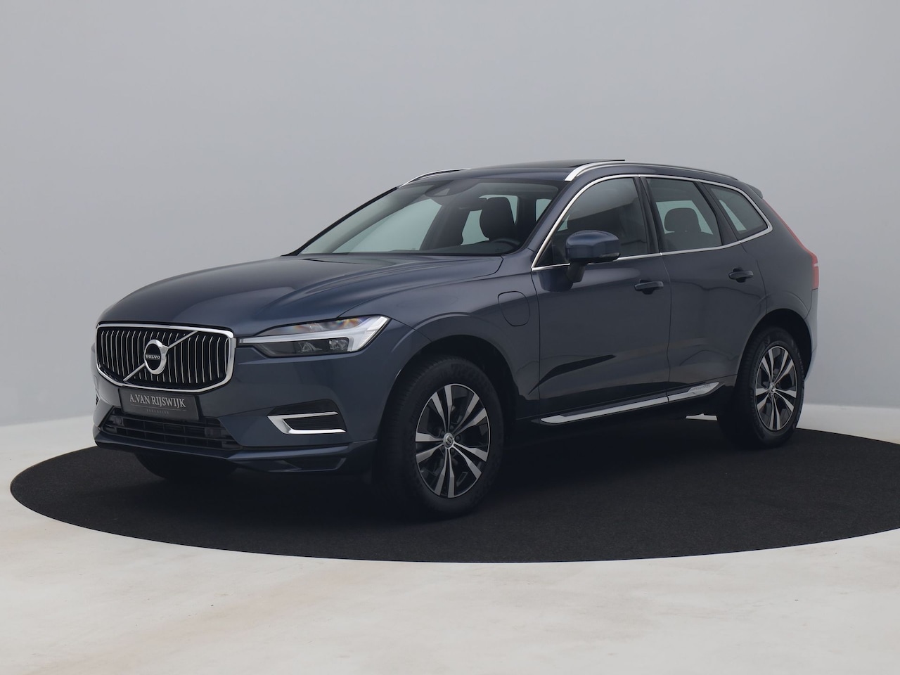 Volvo XC60 - 2.0 Recharge T6 AWD Business Pro | PANO | CAMERA | KEYLESS - AutoWereld.nl