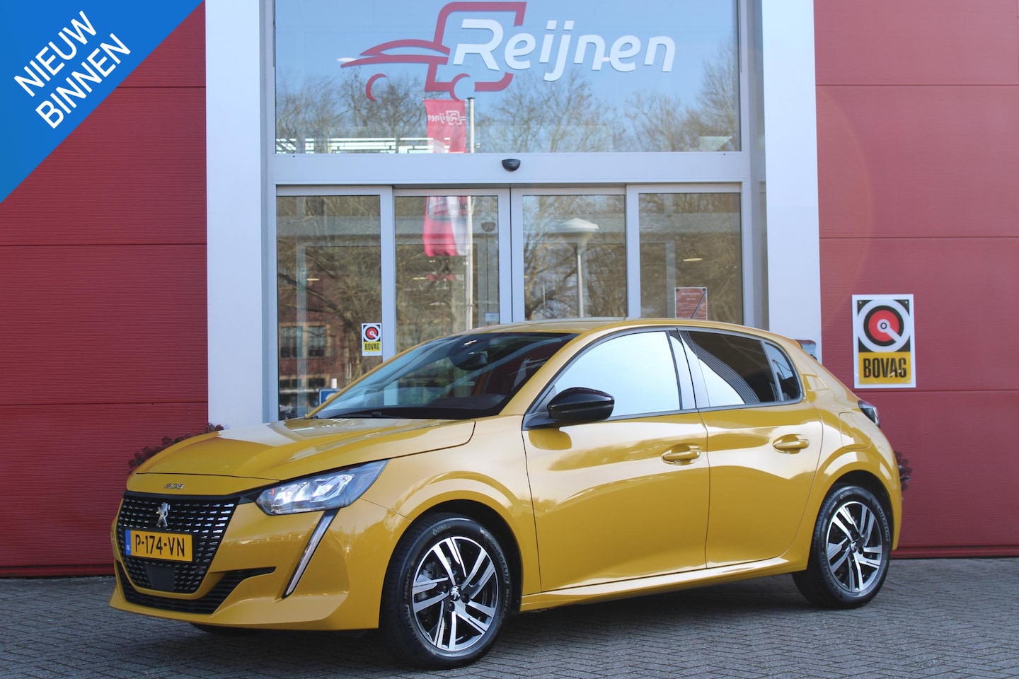 Peugeot 208 - 1.2 130PK AUTOMAAT ALLURE PACK | AFNEEMBARE TREKHAAK | APPLE CARPLAY/ANDROID AUTO | 3-D IN - AutoWereld.nl