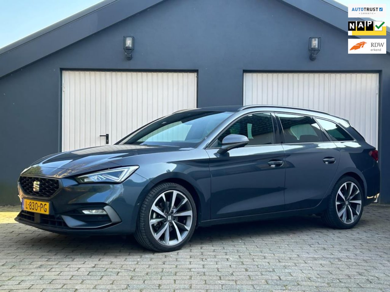 Seat Leon Sportstourer - 1.5 TSI FR Business Intense / Nieuw binnen! meer foto's volgen snel - AutoWereld.nl