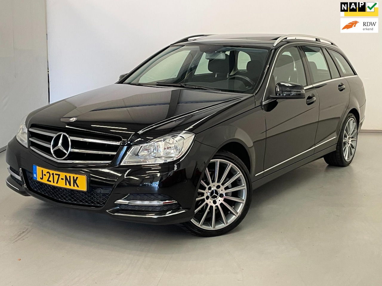 Mercedes-Benz C-klasse Estate - 180 / AMG 18" / Schuifdak - AutoWereld.nl